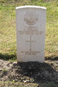 Ismailia War Memorial Cemetery - Phillips, Reginald